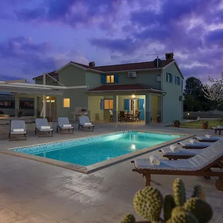 Villa Monsena *