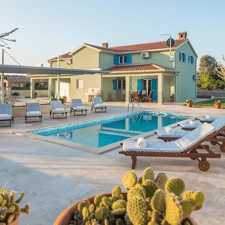 Villa Monsena *